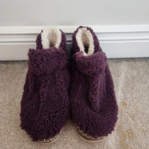 Women's L.L.Bean plum purple slipper shoes size 7 like new